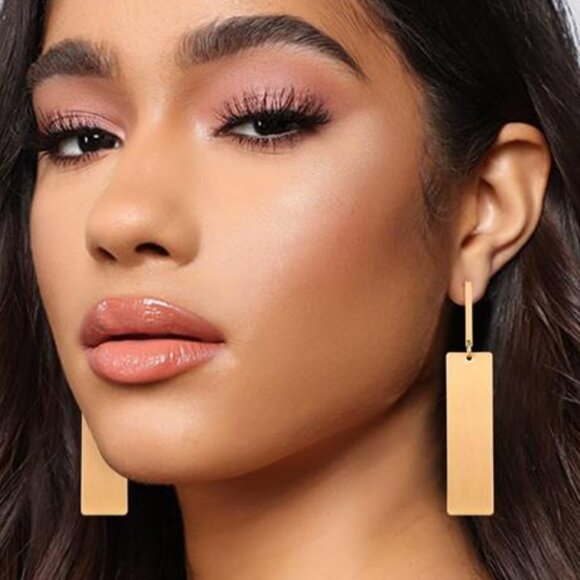 โจ Minimalist Rectangle Drop Earrings | Gold Brass Bar Dangle Earrings - Picture 2 of 4